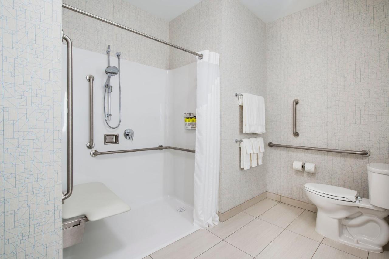 Holiday Inn Express & Suites Kelowna - East By Ihg Esterno foto