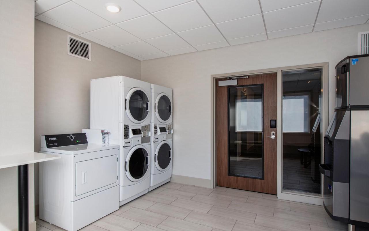 Holiday Inn Express & Suites Kelowna - East By Ihg Esterno foto