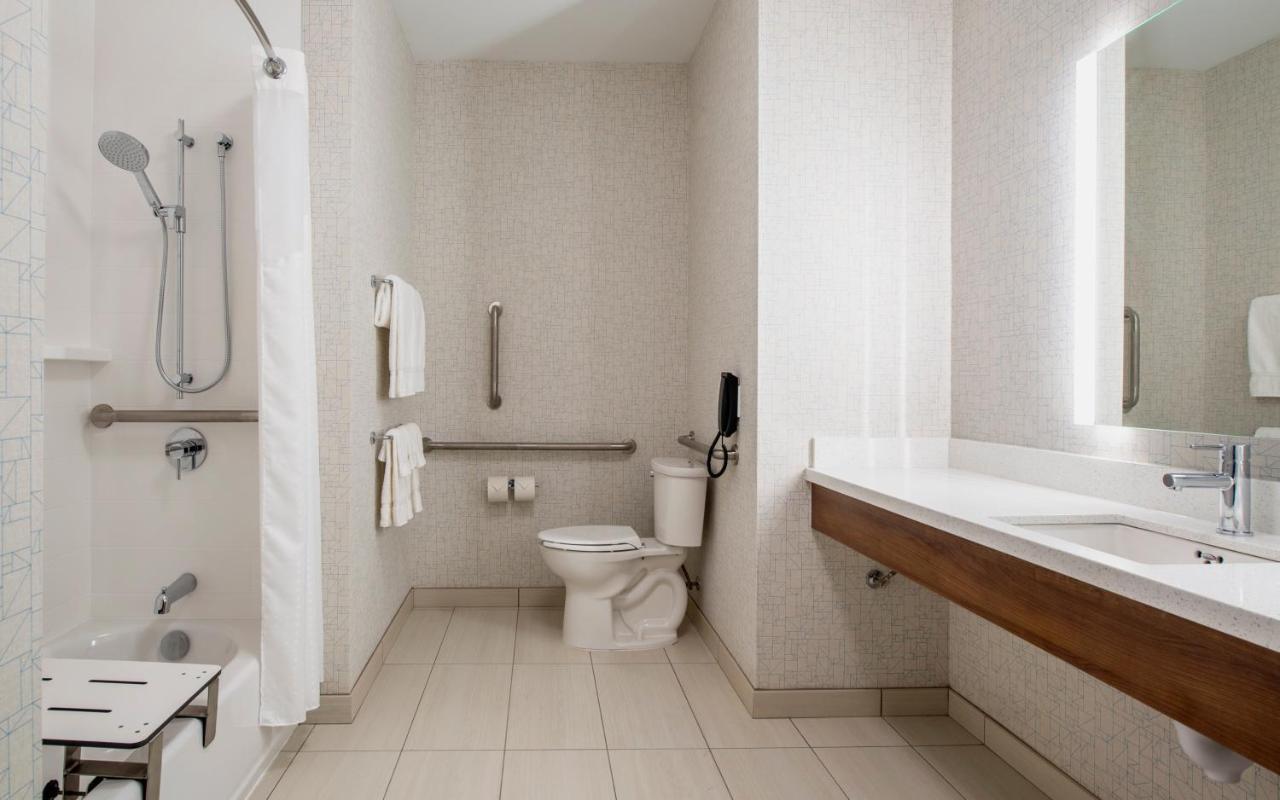 Holiday Inn Express & Suites Kelowna - East By Ihg Esterno foto