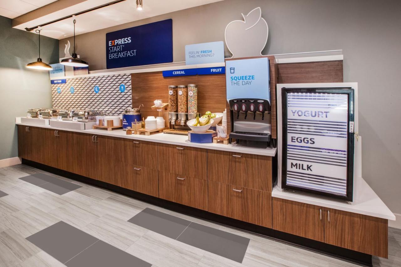 Holiday Inn Express & Suites Kelowna - East By Ihg Esterno foto