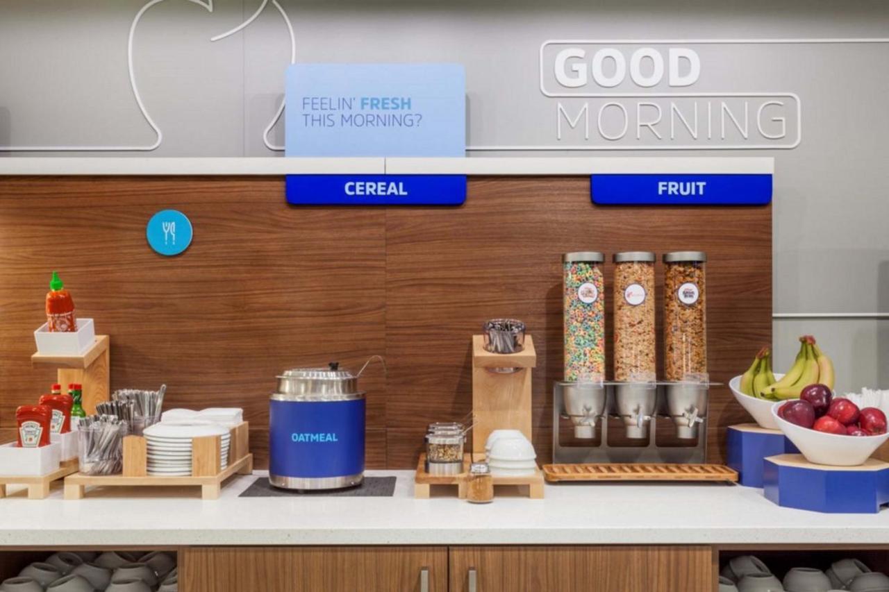 Holiday Inn Express & Suites Kelowna - East By Ihg Esterno foto